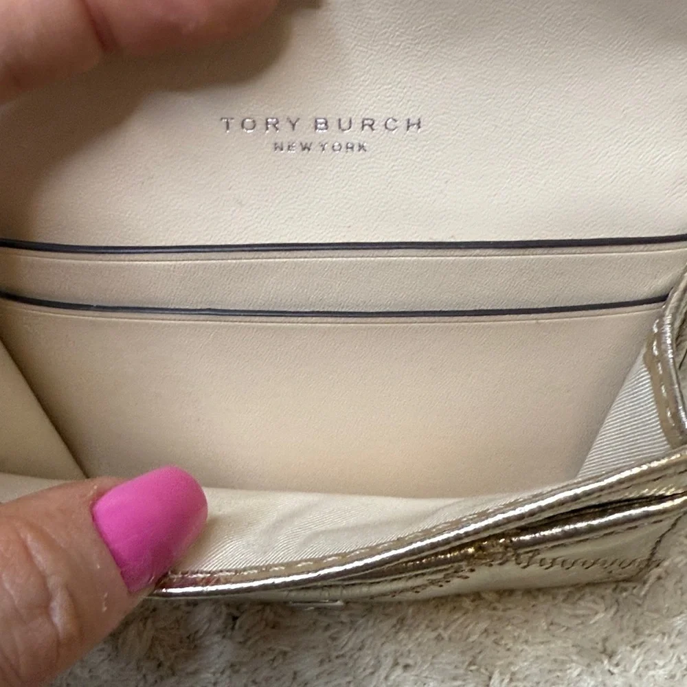 NWT Tory Burch Willa Metallic Gold Quilted Card Case